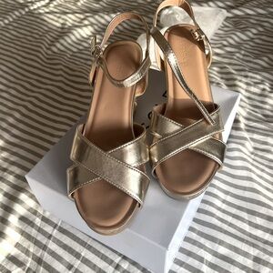 Aerosols Wedges. NWOT only wore around the house but too tight for my feet.